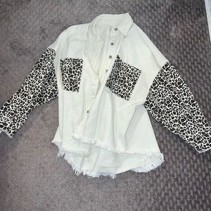 POL white & cheetah denim oversize shacket size small